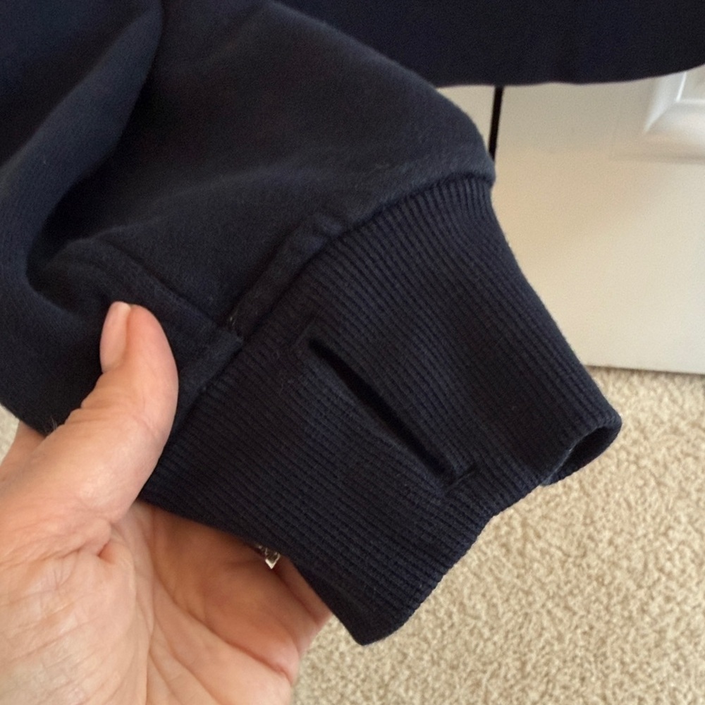 Lululemon Woman’s Navy Blue Cropped Logo Crewneck Sweatshirt Size XS/S - Picture 5 of 6